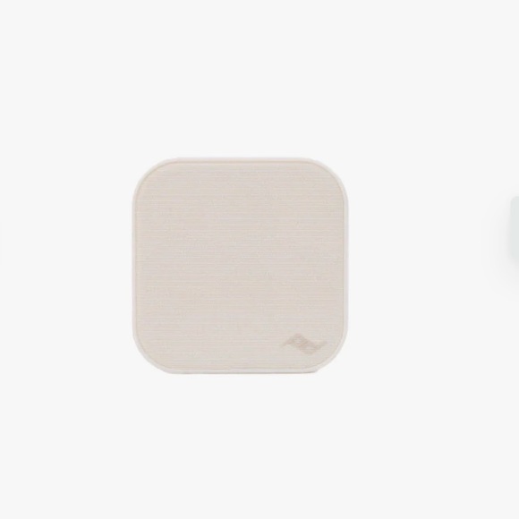 NWT Peak Design Wall Mount for Phones With Mag Safe in White - Picture 6 of 9